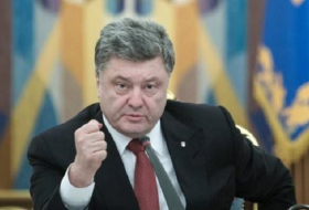 Poroshenko Orders Highest Combat Readiness Near Crimea, in Donbass